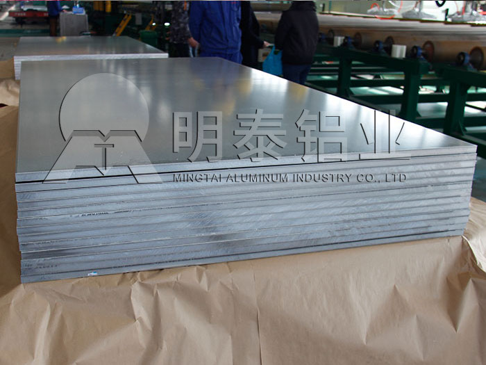 機(jī)箱機(jī)柜用5052鋁板多少錢一噸，明泰優(yōu)惠報(bào)價(jià)分析