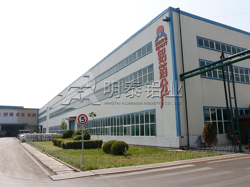 風(fēng)管用8011鋁箔一噸多少錢？鋁箔廠家實(shí)時(shí)報(bào)價(jià)